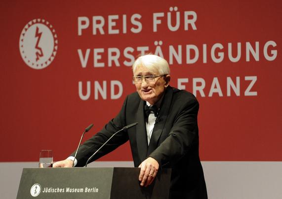 Fervent défenseur de l'Europe et de la démocratie, le philosophe allemand Jürgen Habermas est mort à 96 ans - Fervent défenseur de l'Europe et de la démocratie, le philosophe allemand Jürgen Habermas est mort à 96 ans