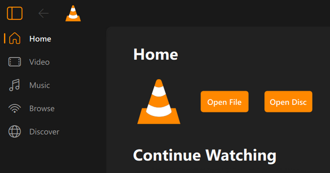 Capture d'écran de la partie supérieure gauche de VLC 4.0 (testé sur celle du 4 août 2026) avec le menu en barre latéral plutôt que en linéaire sur les précédentes (testé sur celle de Novembre 2025).

Sont présent le "Home" avec icône de maison, "Video" avec une icône de pellicule, "Music" avec une note de musique en icône, "Browse" avec une icône de "wifi" ou de "diffusion", "Discover" avec une icône de globe terrestre façon "web".
